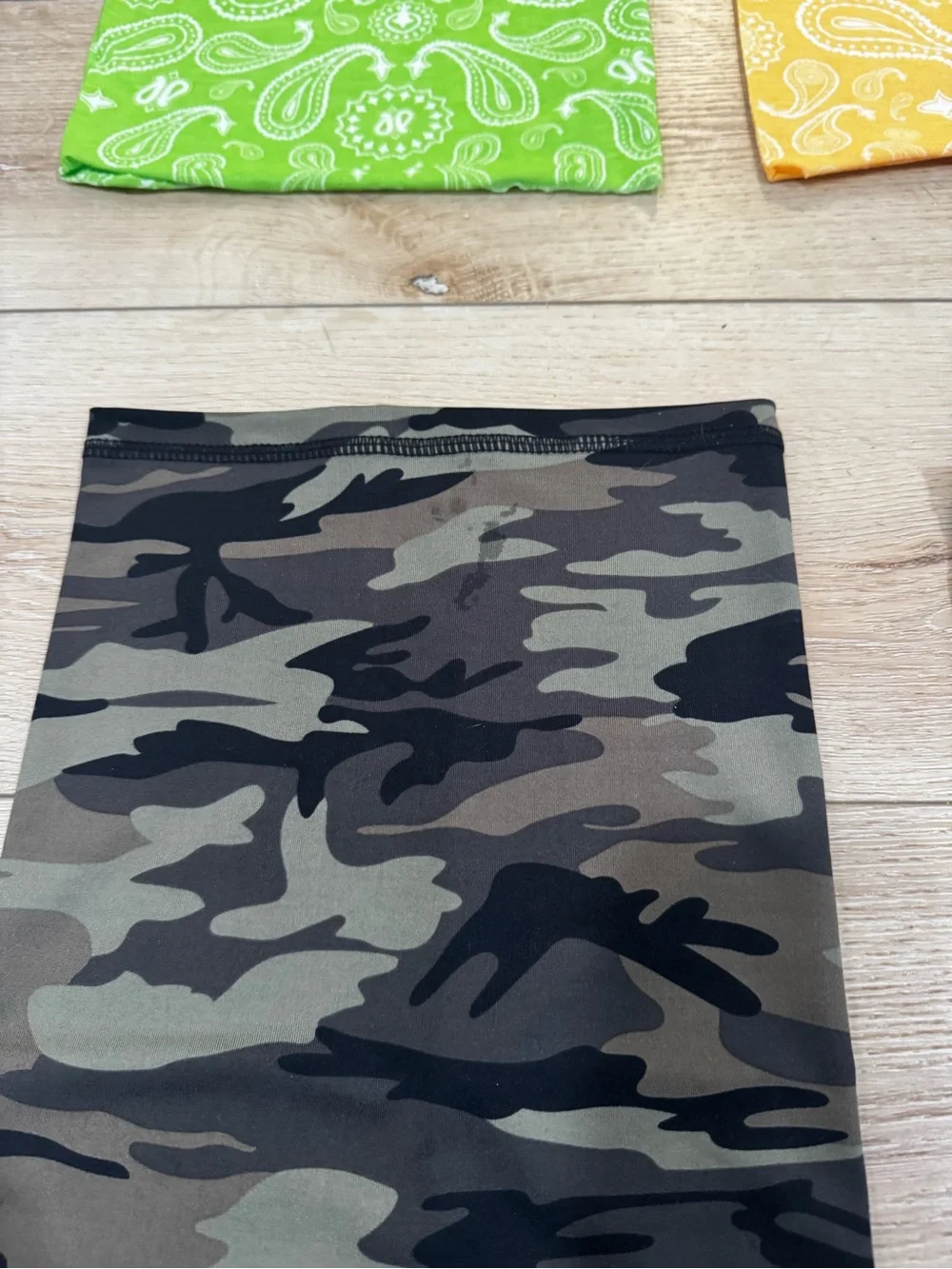 Source Unknown set bandana